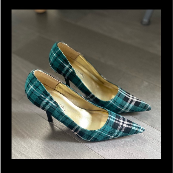 WILD DIVA - PLAID HEELS (RARE FIND) - Picture 3 of 4